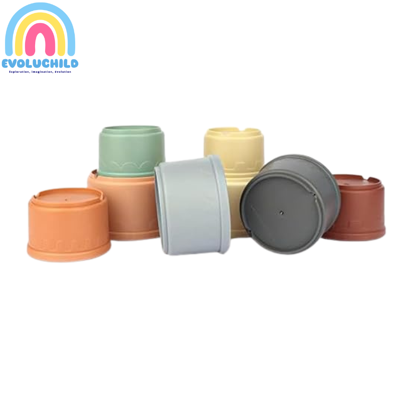 Set de 8 gobelets empilable - Stimulation de l'éveil et de la motricité
