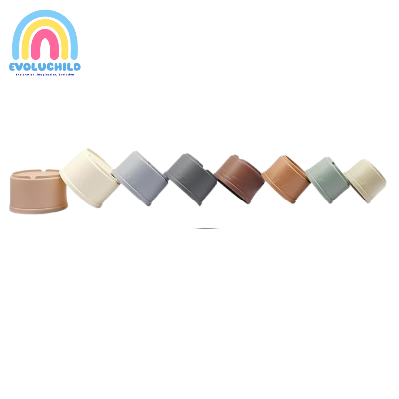 Set de 8 gobelets empilable - Stimulation de l'éveil et de la motricité